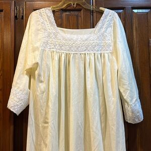 Vintage Colony Club nightgown cream large